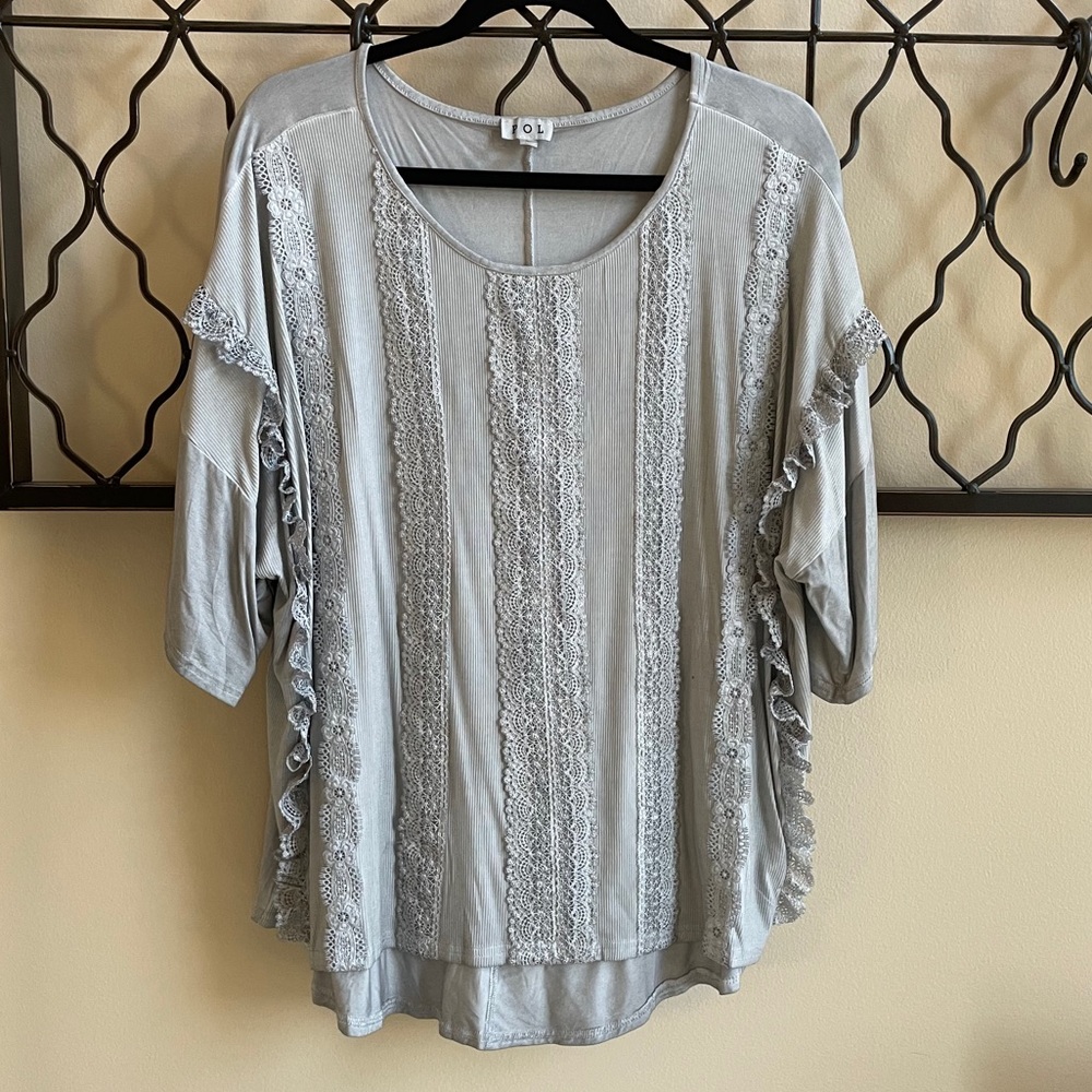 POL gray lace detail top size L NWOT